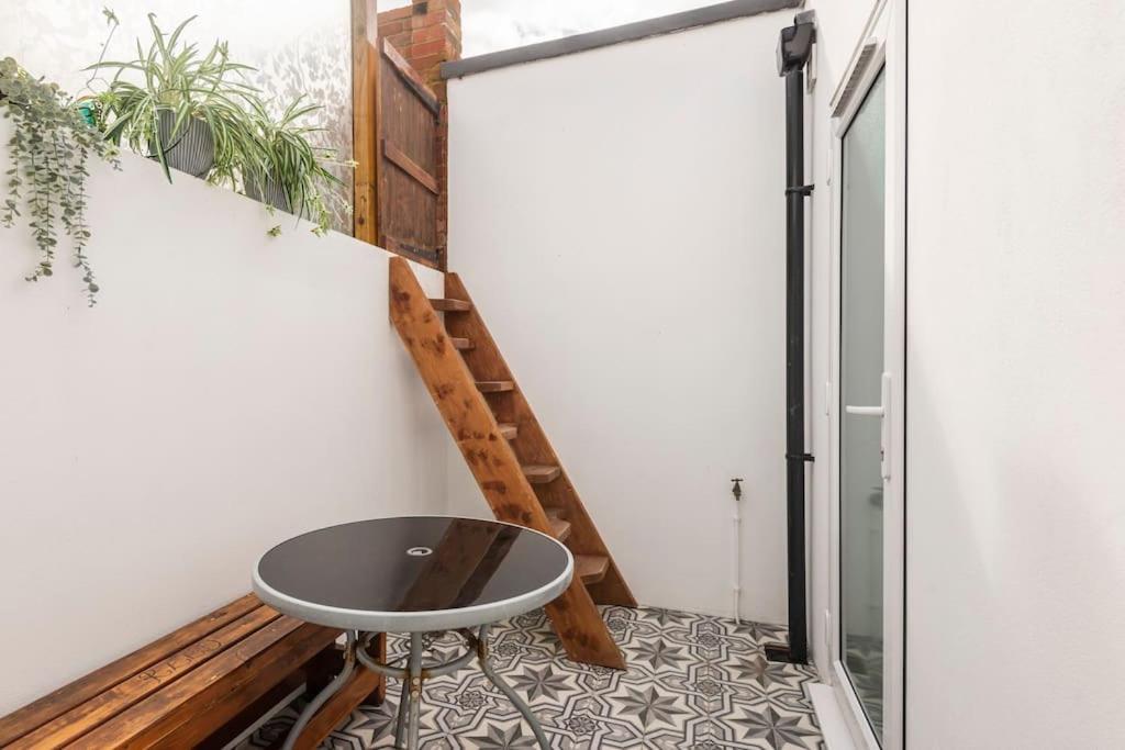 Comfortable Flat Close To The Beach Brighton Exterior foto